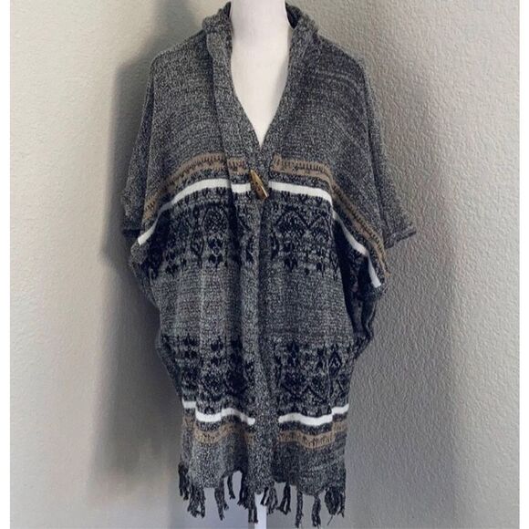 Stem & Vine Gray Striped Fringed Hoodie Knit Poncho Size Small - Picture 1 of 8